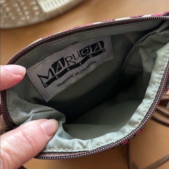 NWT Maruca Design Cupcake Tapestry Crossbody Bag - Picture 5 of 6